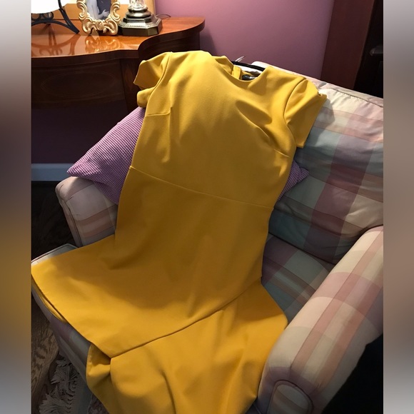 Slate and Willow yellow-gold asymmetrical dress Size 4 - Picture 6 of 9